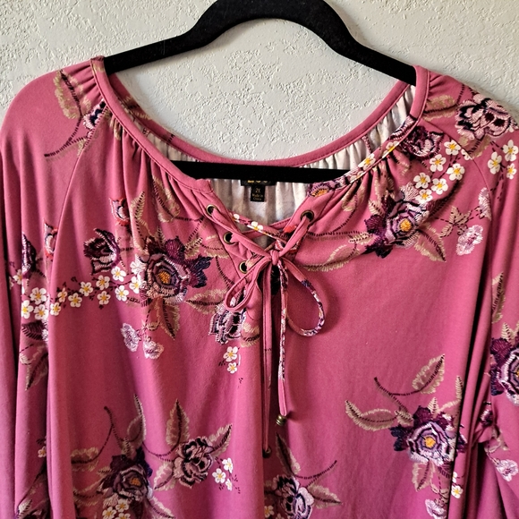 Magenta Floral Lee Blouse - Picture 2 of 7